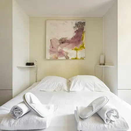 Daire Comfortable And Chic With Park View *