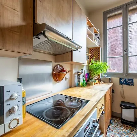 Daire Comfortable And Chic With Park View Clichy